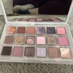Huda Beauty Rose Quarts Eyeshadow Palette